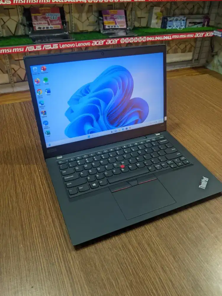 BISMILLAH READY LAPTOP LIKE NEW BERGARANSI
LENOVO THINKPAD X390