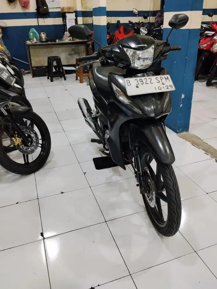 Di jual Honda REVO FI 2014 Ss Lngkap