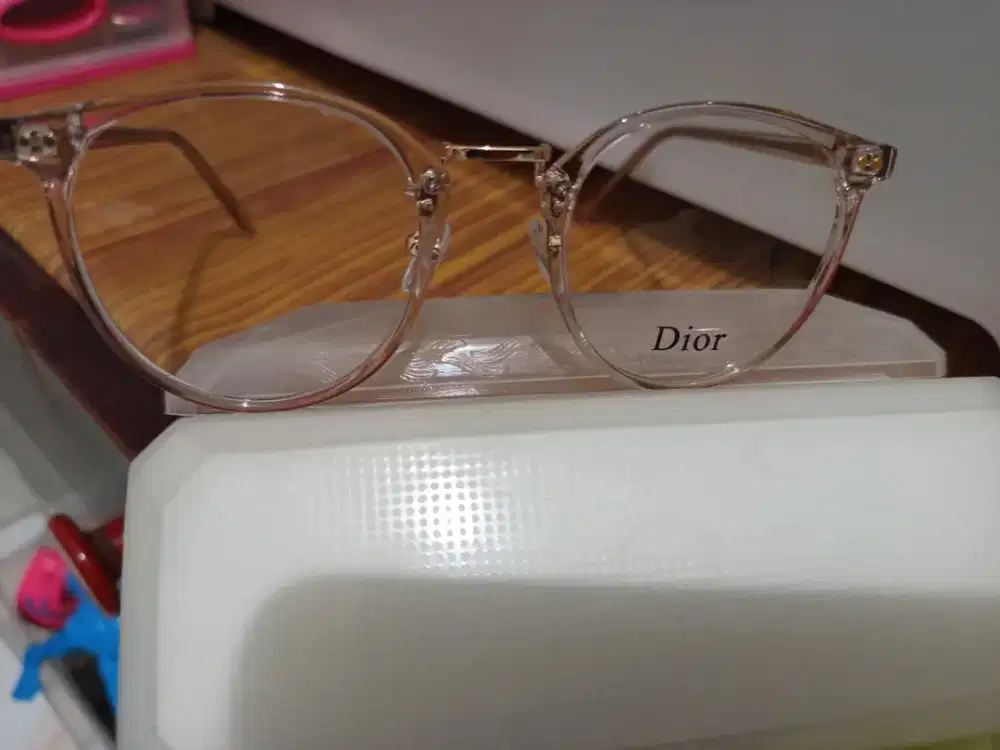 frame kacamata wanita