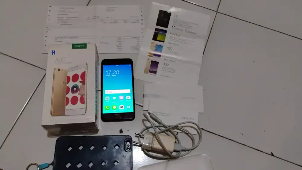 Oppo A57 Dualsim 4G RAM 3/32GB Hitam Lengkap dari Baru Siap Pakai