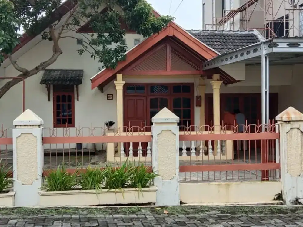 Rumah Disewakan Area Elite – Banyumanik, Semarang Bisa Untuk Kantor/Kos/Mess