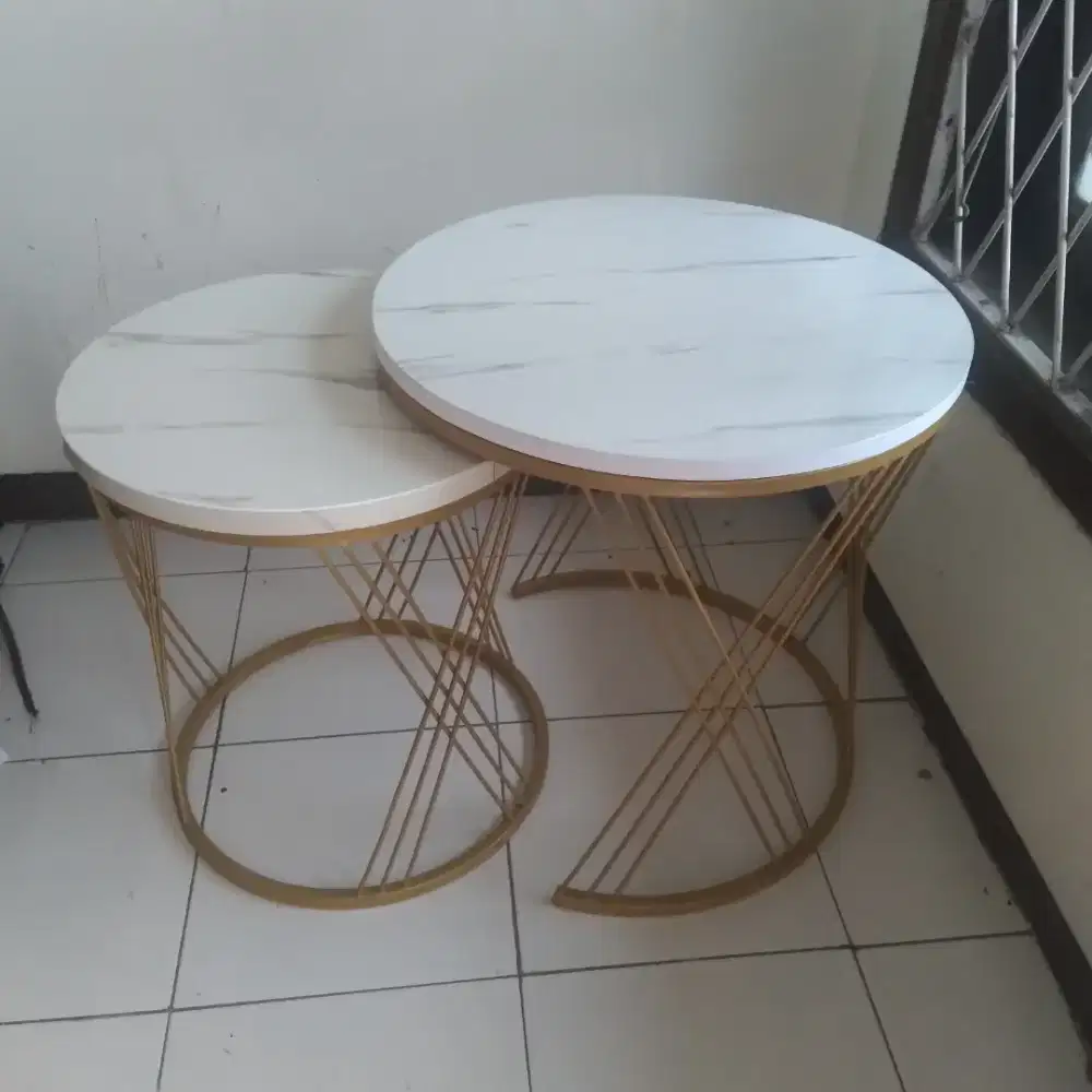 Meja minimalis estetic sepasang