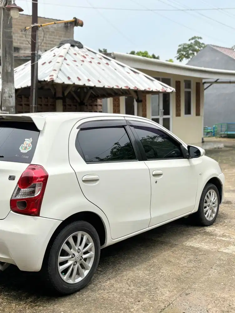 Toyota Etios Valco 2014 Bensin
