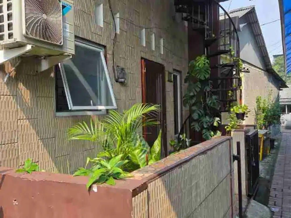 Dijual Rumah 2 lantai di Margonda Depok