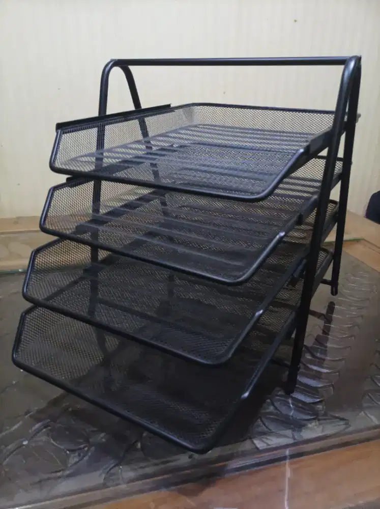 Rak tempat  berkas2 surat menyurat