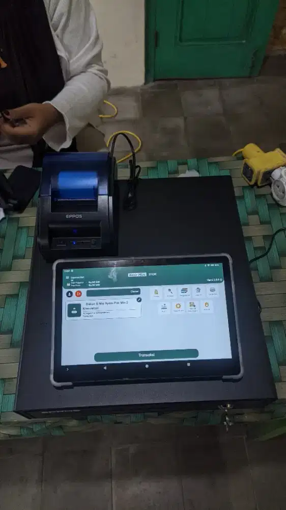 Komputer Kasir Toko Sayur & Rak Minimarket minimalis