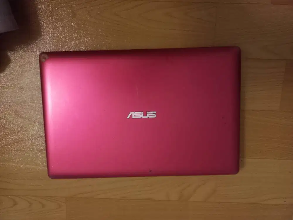 Laptop ASUS SLIM X200