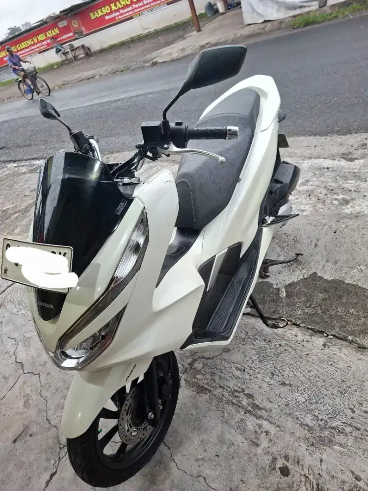 Dijual Honda PCX 2018 Putih