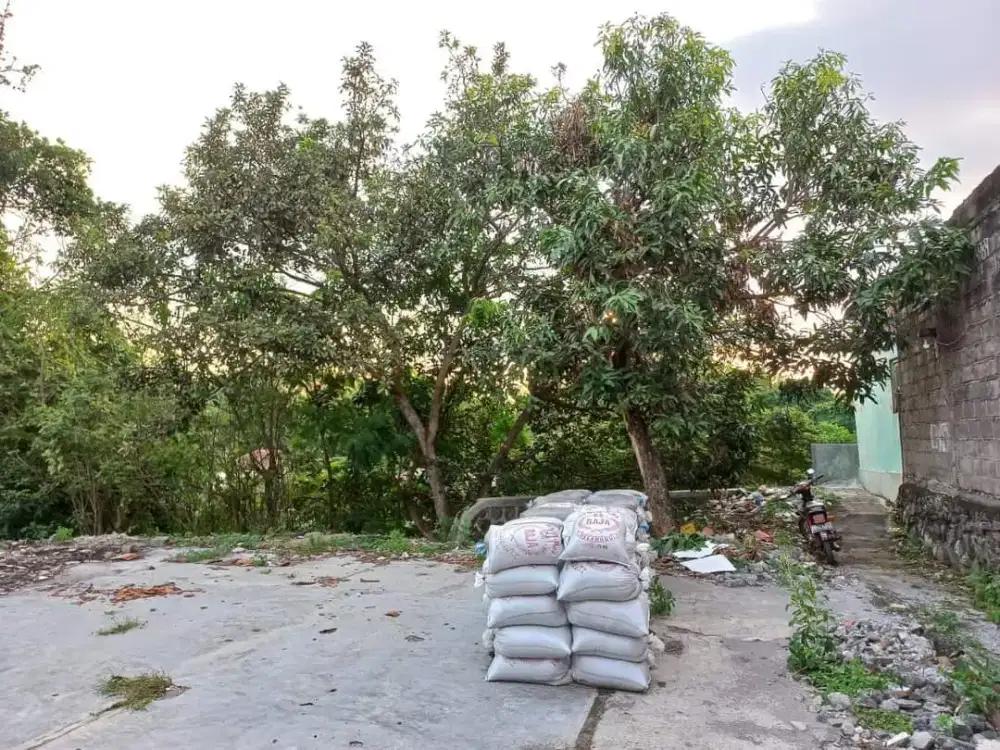 Tanah pinggir sungai di pusat kota kricak Jatimulyo Tegalrejo