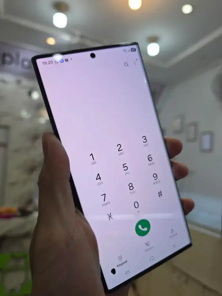 Samsung s22 ultra 512 minus ada titik kecil