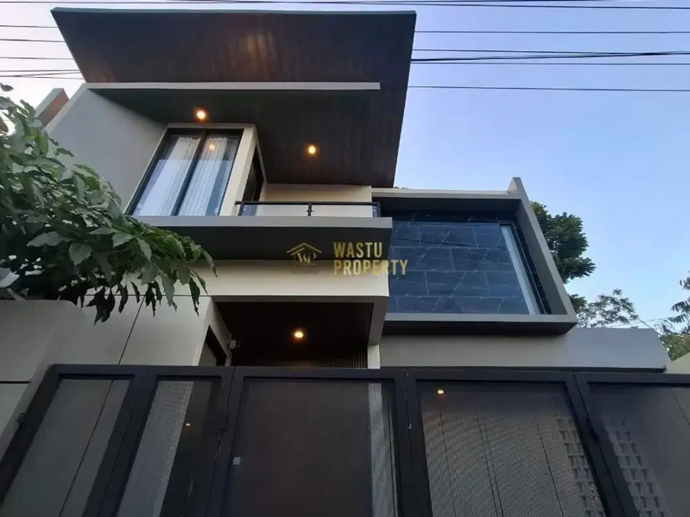 RUMAH MEWAH FULL FURNISHED, DEKAT KE AL AZHAR DAN KAMPUS UGM DI NGAGLIK