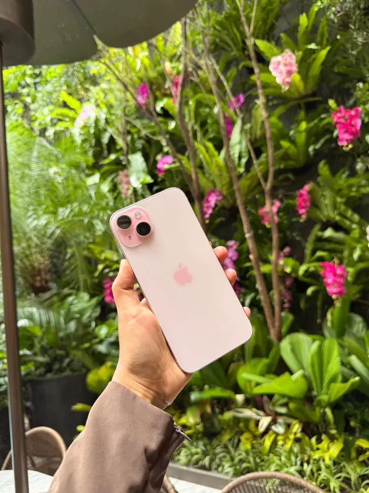 Dijual Cepat! iPhone 15 Plus Pink Sinyal Permanen
