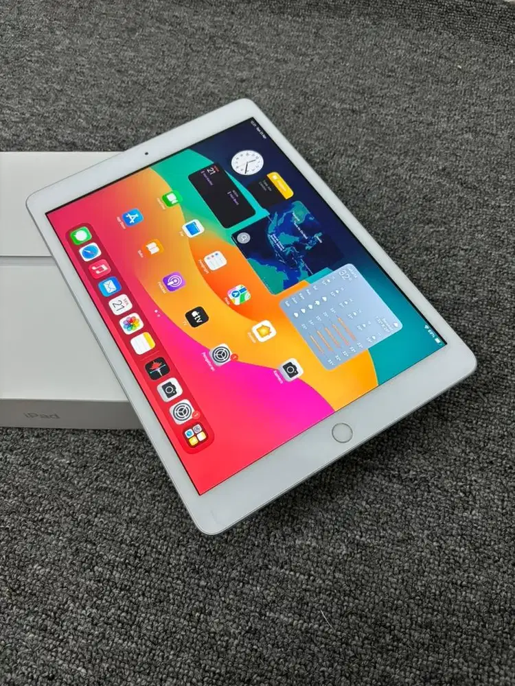 Ipad 6 WiFi Silver ios 17 bisa aplikasi dan game berat Murah Fullset