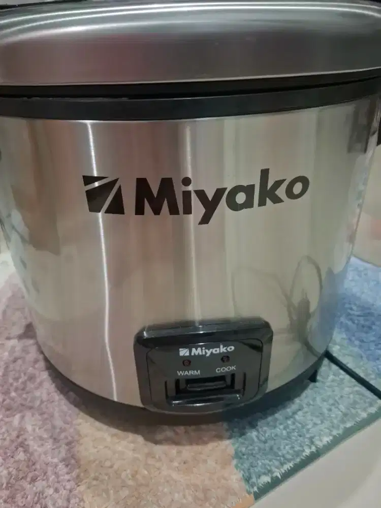 Magic com kapasitas 16 Liter