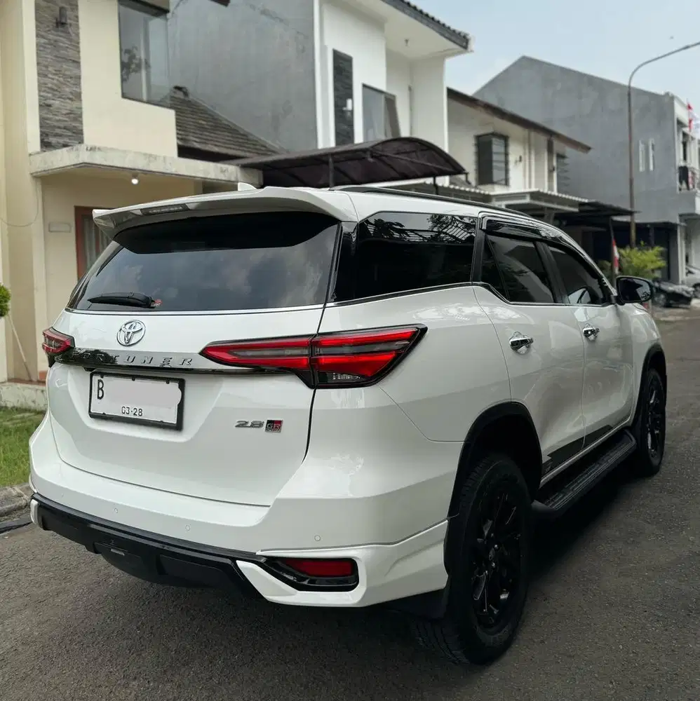 Toyota Fortuner 2.8 GR Sport 4x2 AT 2023 Odometer Low Istimewa