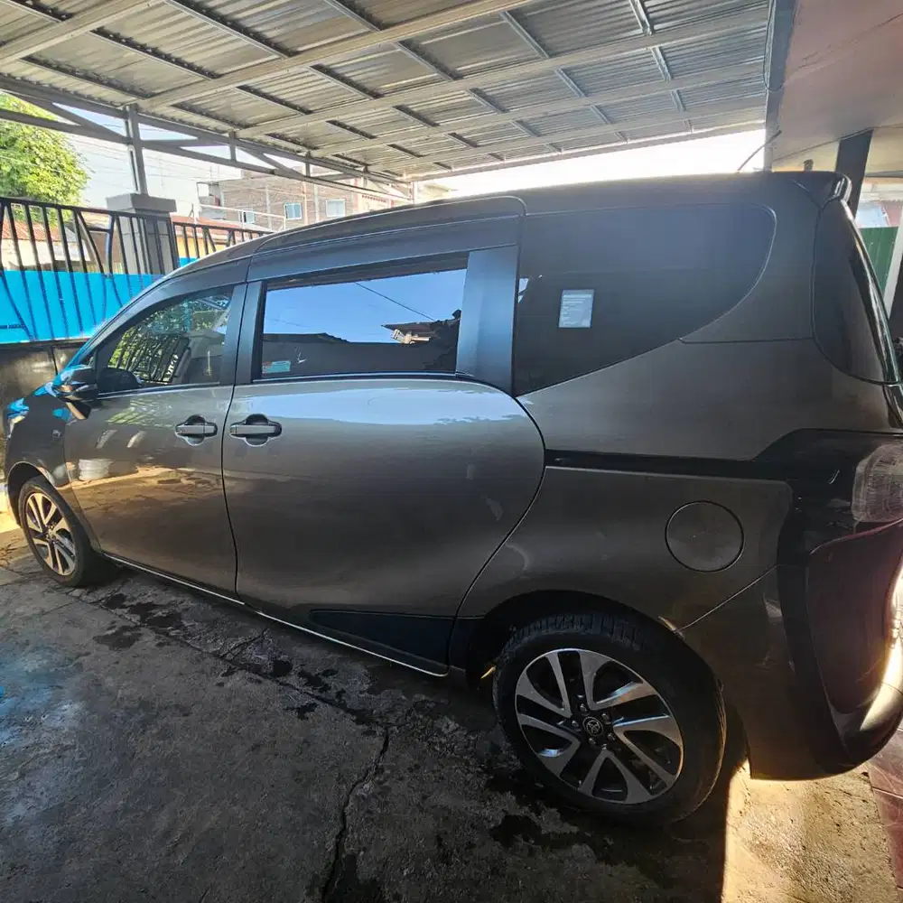 Jual Sienta V 2017 Palu