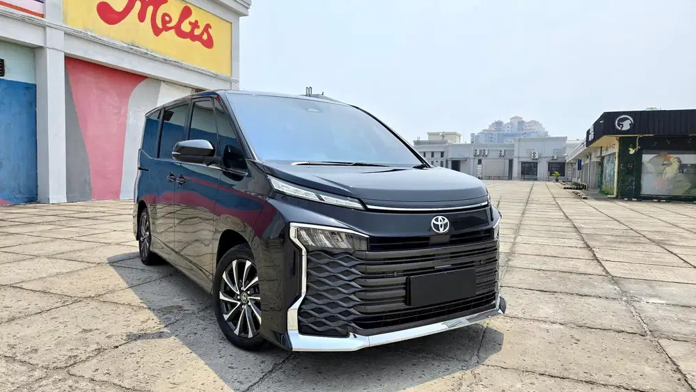 [KM 1.000 PERAK]TOYOTA VOXY 2.0 TSS AT HITAM 2024 # 2025