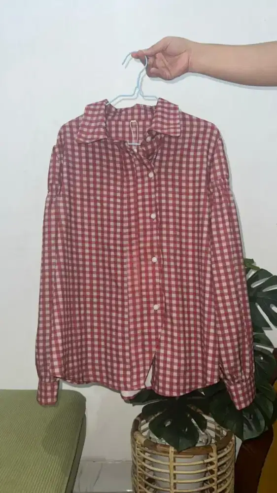 New , atasan merah kotak2 cakep dipakai