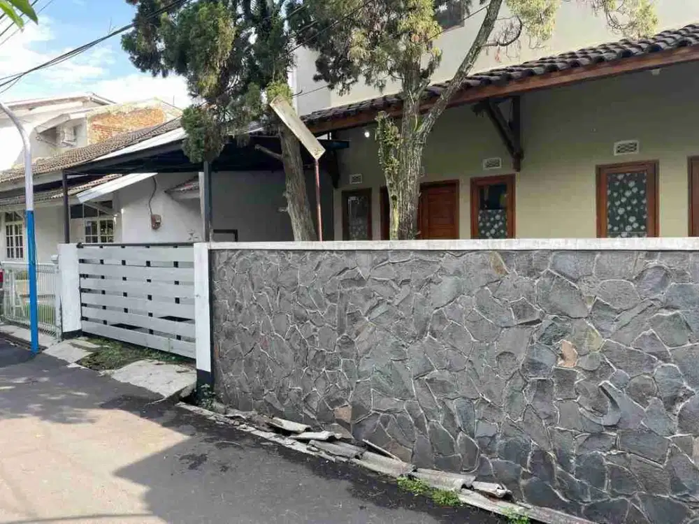 Rumah Terawat Murah di Riung Bandung