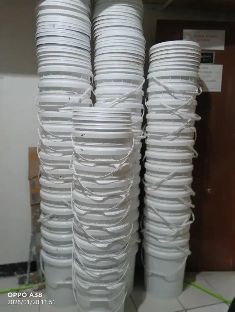 Jual ember bekas compound UK 25 liter hrga 1 pcs 25k borongan juga ok