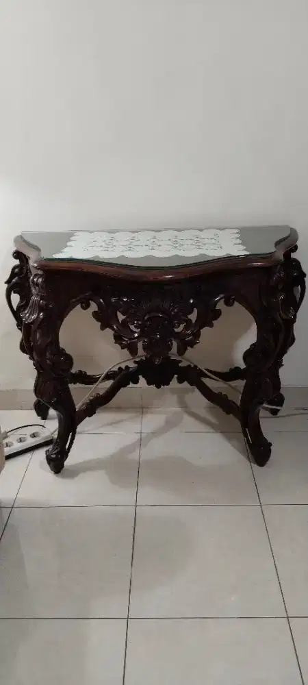 Dijual Meja hias ukir, jati