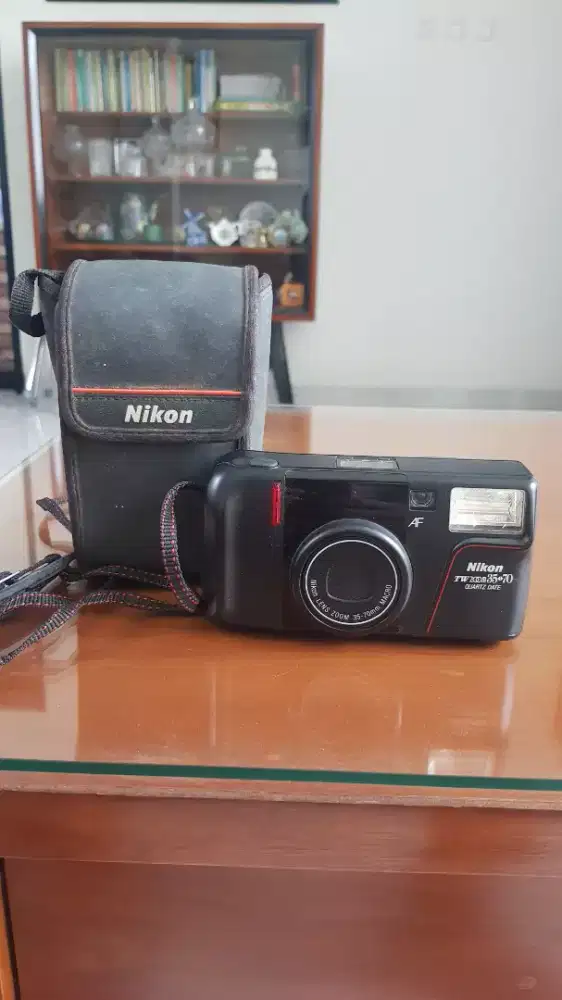 Jual kamera film analog nikon tw zoom 35-70