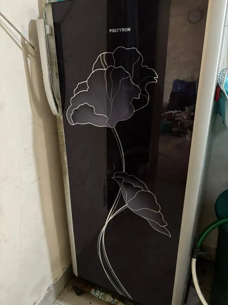 kulkas Polytron second