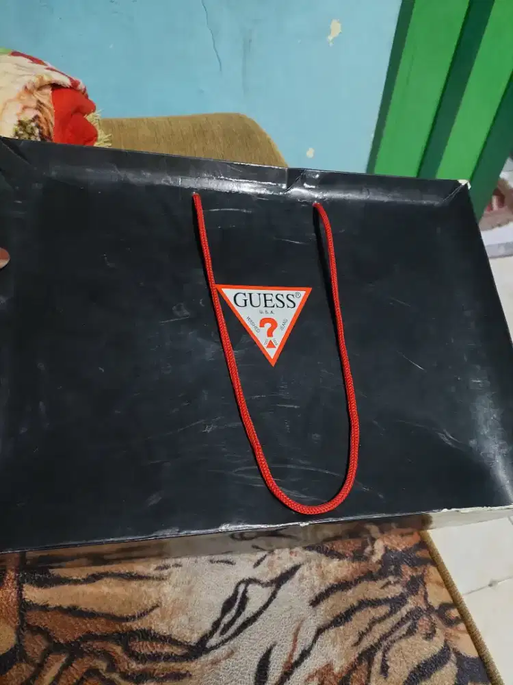 Tas guess slingbag ori