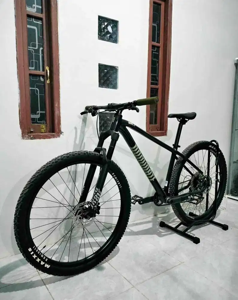 Sepeda Dominate Axc 2 29r Uk M