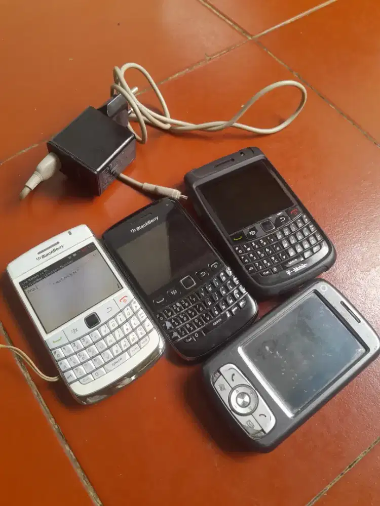 Jual hape blackberry masih hidup semuanya