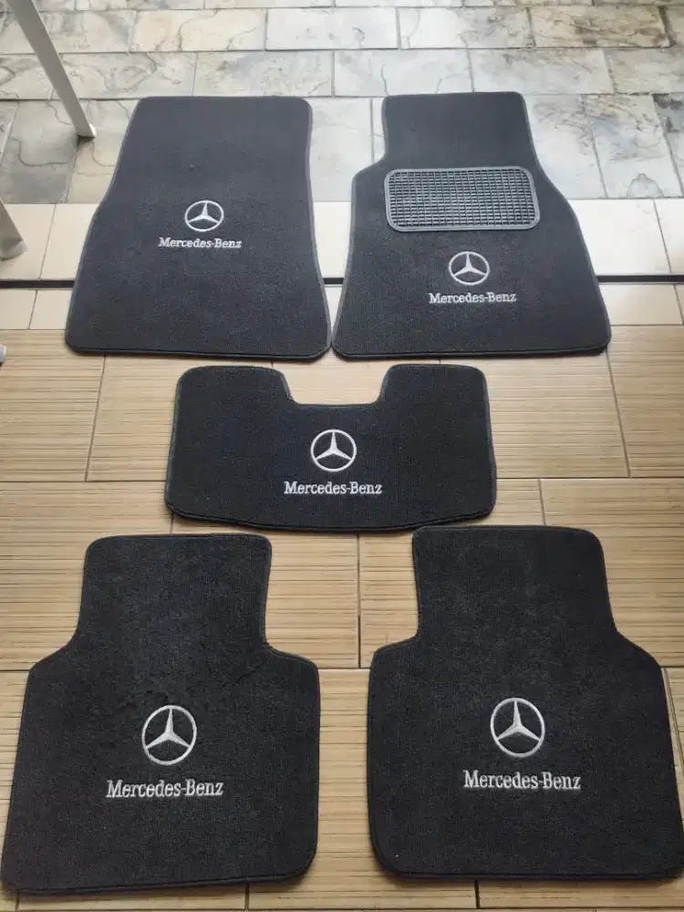 KARPET MOBIL MERCEDES MERCY