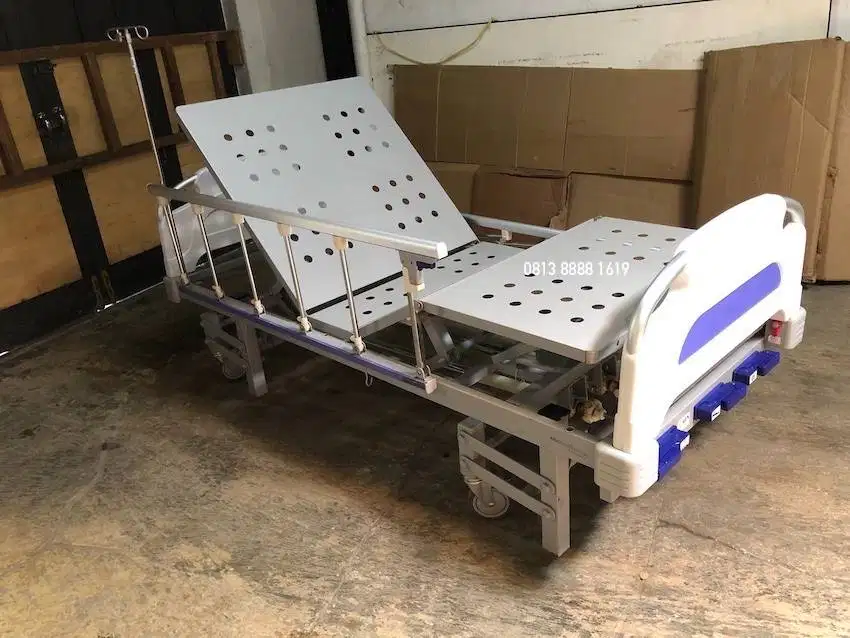 Dijual Ranjang Pasien Bed pasien Acare Arjo Huntleigh 3 crank bekas