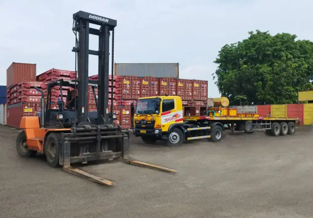 Kuli borongan produksi dan bongkar muat Cikampek, Jawa Barat