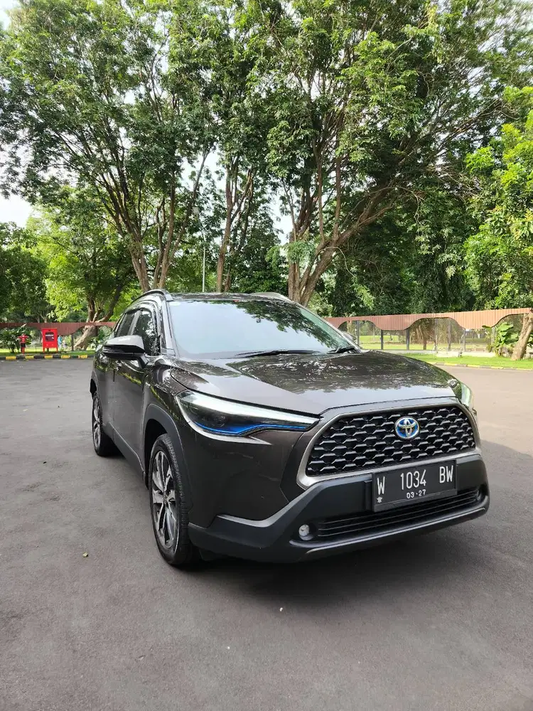 Corolla Cross Hybrid 1.8 AT 2022 — Low KM 17rb, Pajak Panjang, Irit &