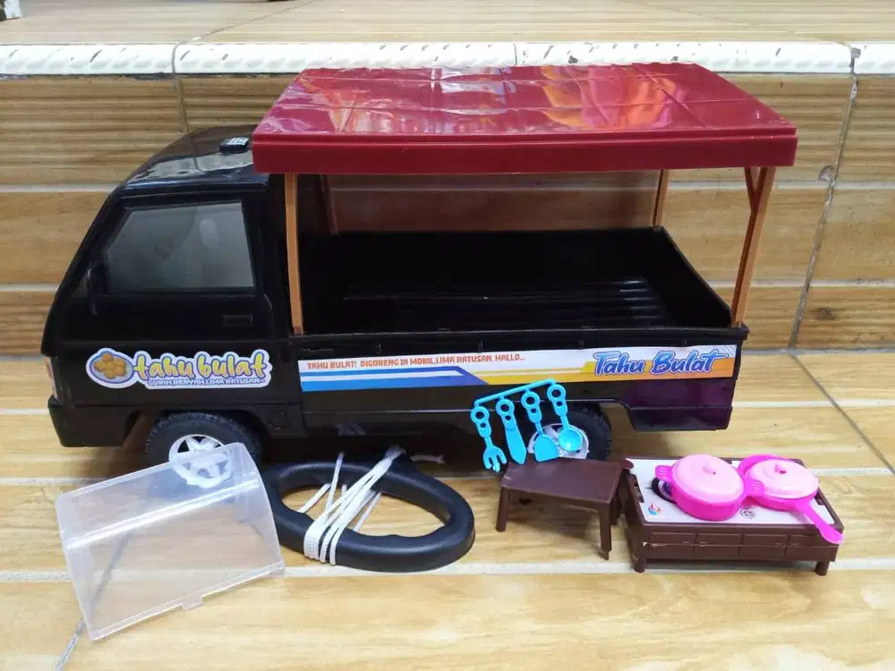 maunan anakk pick upp tahu bulatt