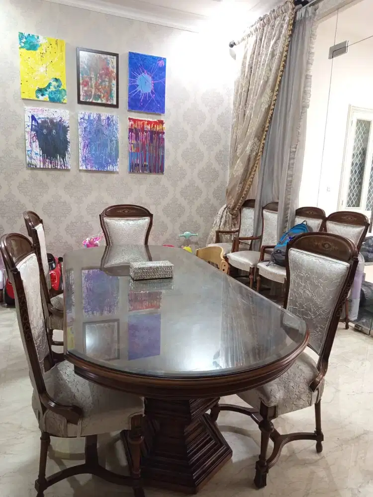 Preloved , jual Satu Set Meja Makan Klasik Italia