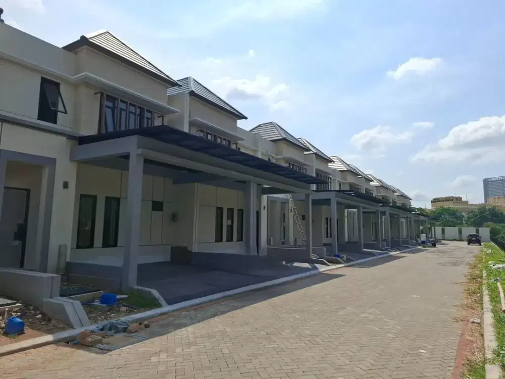 OWNER GAK JADI PAKAI! RUMAH 3 LANTAI 3 KAMAR TIDUR MODERNLAND TANGERANG!