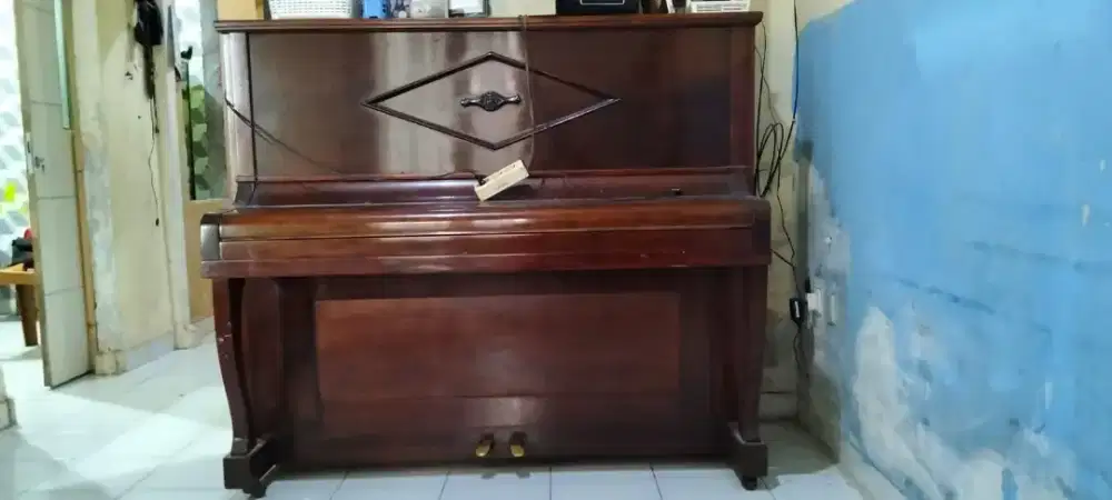 Piano acustic Kaim