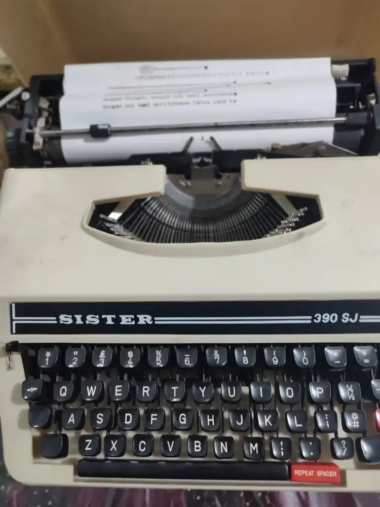 Mesin tik kondisi bagus