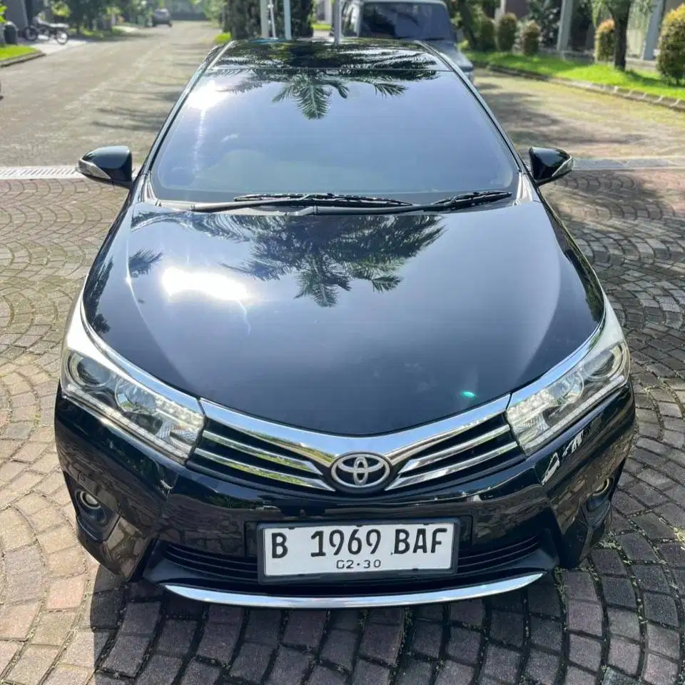 Toyota Corolla Altis V Matic 2015 ORISINIL DP Minim Kredit Murah