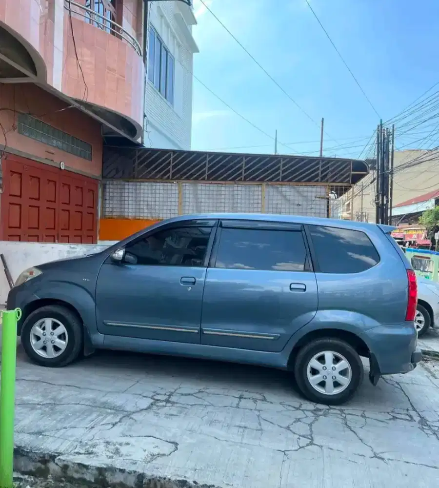 Toyota avanza G 2011