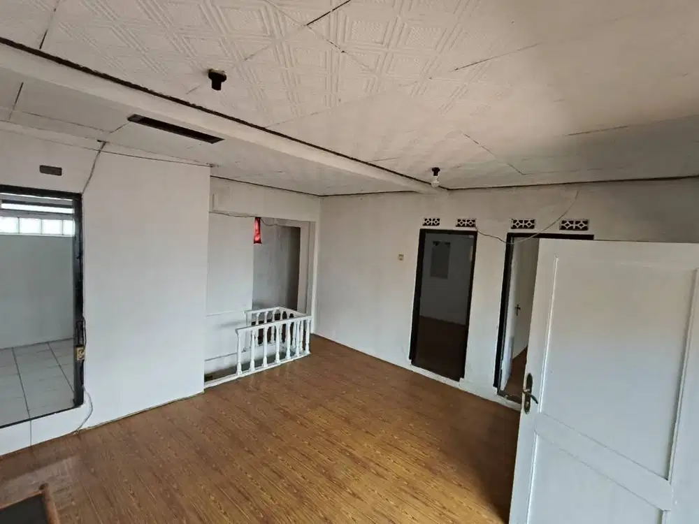 Rumah Hoek 2 Lantai Siap Huni di Margahayu Raya