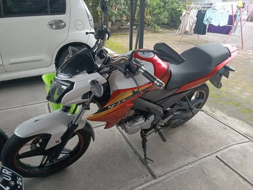 AMAHA Vixon 2015 warna putih