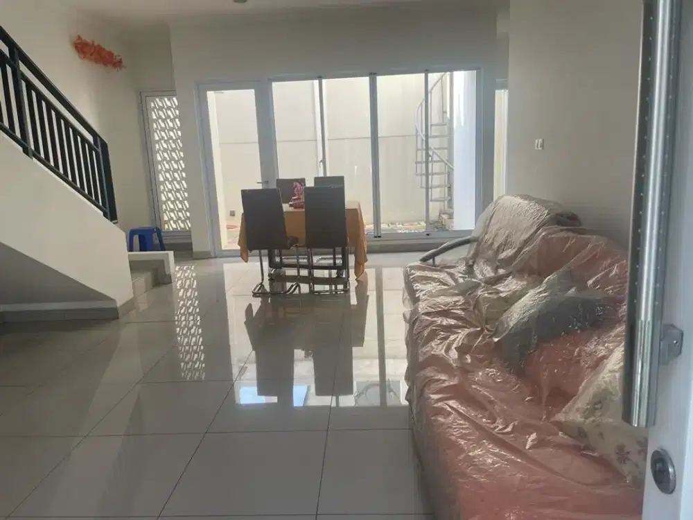 RUMAH KEREN 2 LANTAI MINIMALIS MODERN FULL FURNISHED SIAP HUNI DI SUMMARECON AMANDA BANDUNG
