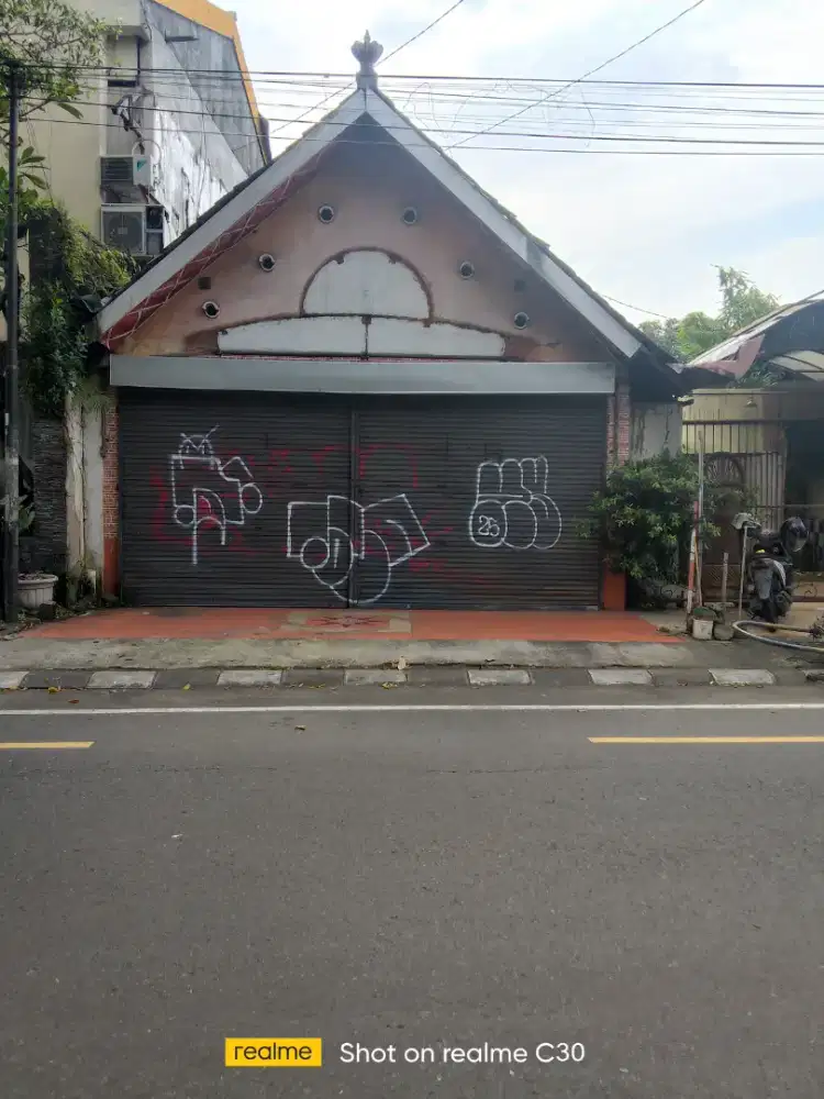 Bu Dijual Teras/Lapak/Emperan Depan Toko Kota Strategis 3 Lapak