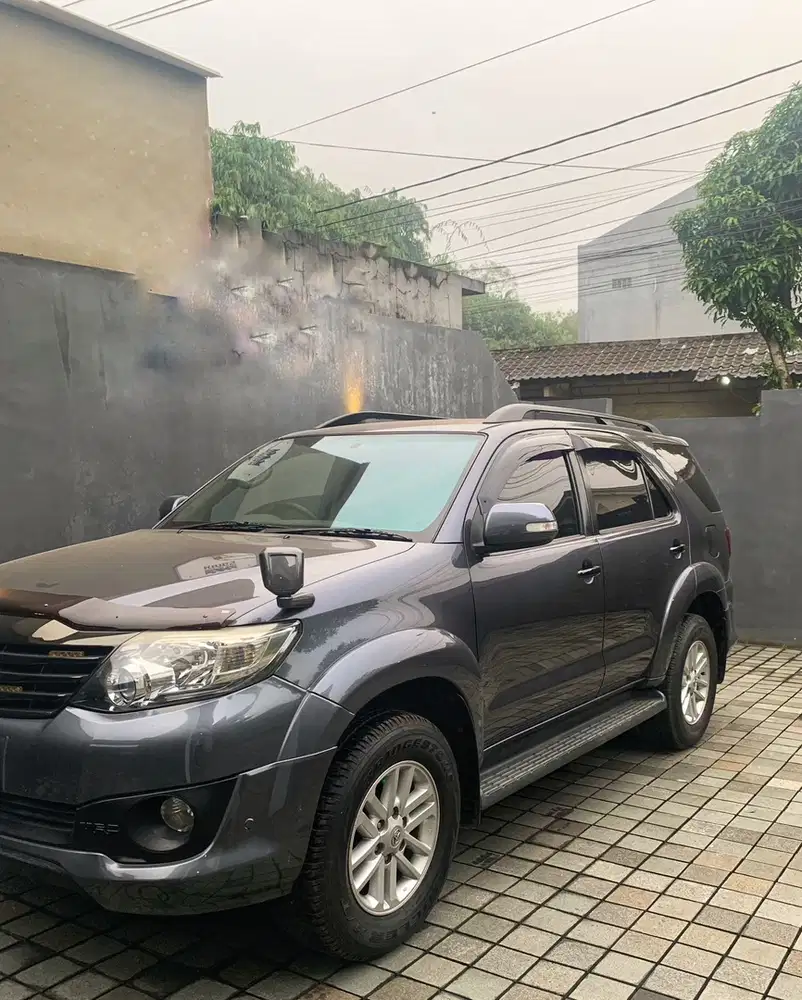 Toyota Fortuner G LUX 2012