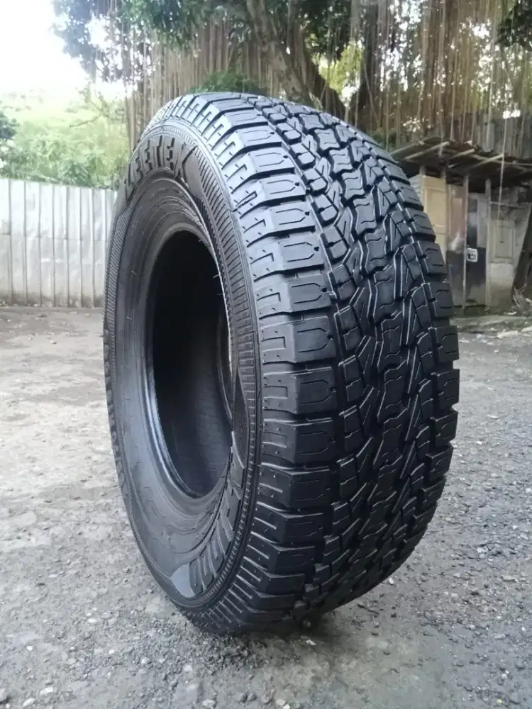 Ban 255/70R15 ZEETEX AT1000