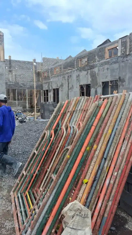 Disediakan alat alat kontruksi