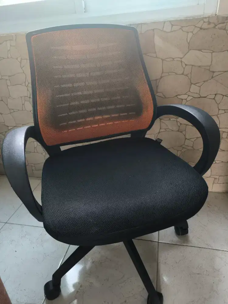 Kursi Kantor Informa | Bekas