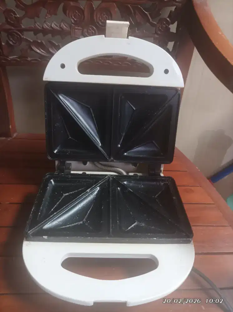 Turun harga Dijual toaster pemanggang roti merk Miyako kondisi bagus